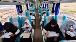 KAI Daop 3 Cirebon Gelar Doa Bersama Anak Yatim Tahfidz di Atas Kereta