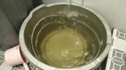 Air PDAM Tirta Jati Kuning, Bau Amis dan Asin, Warga Griya Indah Jati 2 Cirebon Protes